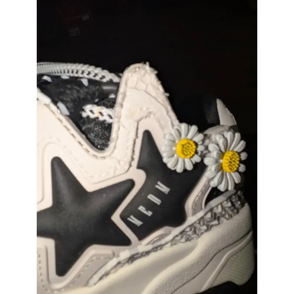 Kaalixto x MEDM Daisy Bread woman sneakers size 4